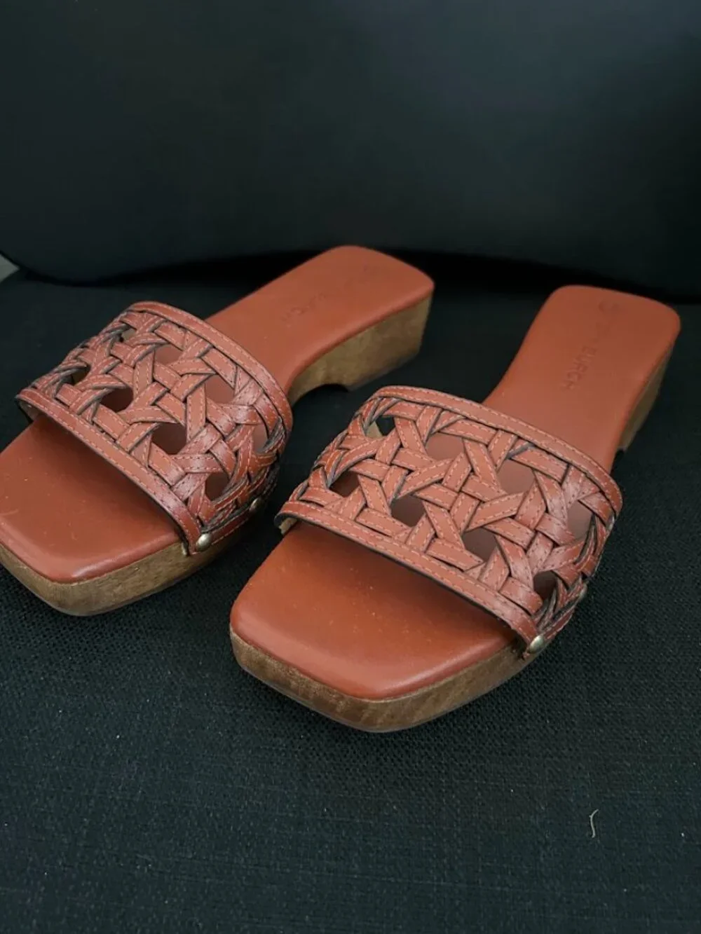 Tory Burch Basket Weave Brown Leather Clogs Wooden Slide Mules Sandals Size 7.5